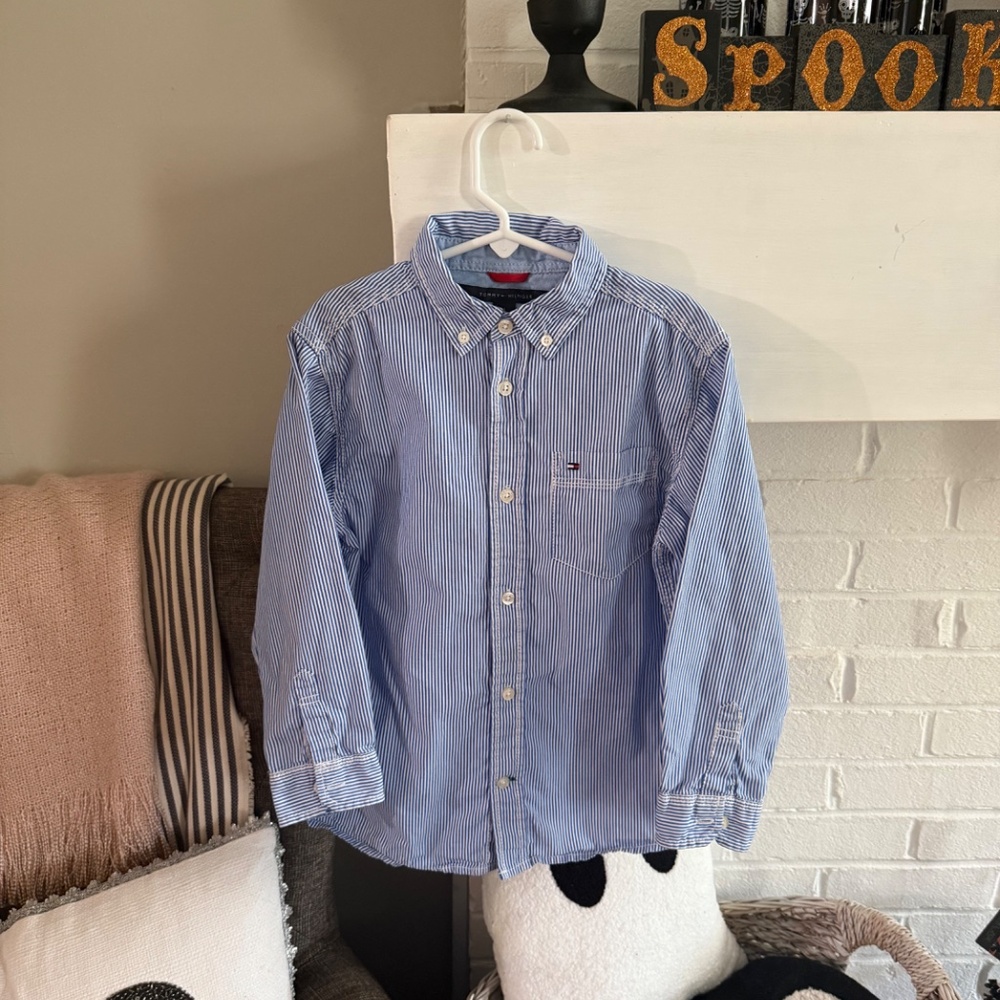 Boys Tommy Hilfiger button up size 6 - Picture 2 of 2
